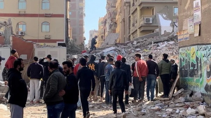 Sập chung cư 13 tầng ở Cairo (Ai Cập), 8 người thiệt mạng